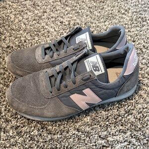 New Balance 220 Charcoal and Pink Sneakers